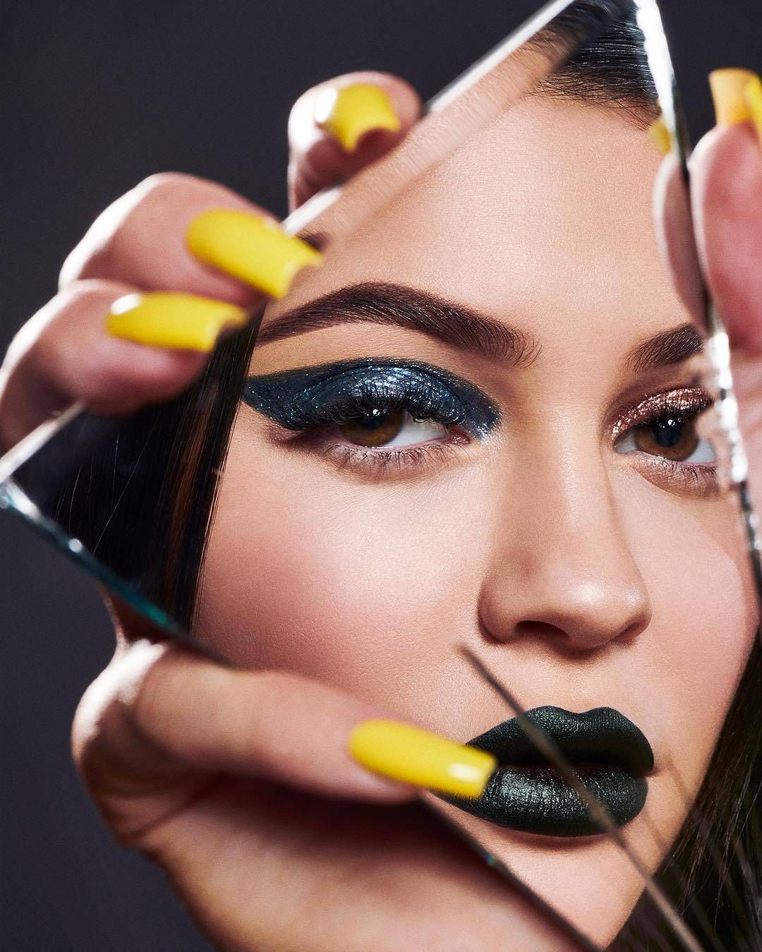Kylie Jenner – pierwsza sesja po proodzie, kampania kosmetyków Weather Collection