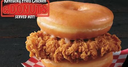 Pączek z kurczakiem czy hamurger z nuttelą. Oto 13 najdziwniejszych potraw z menu fast foodów