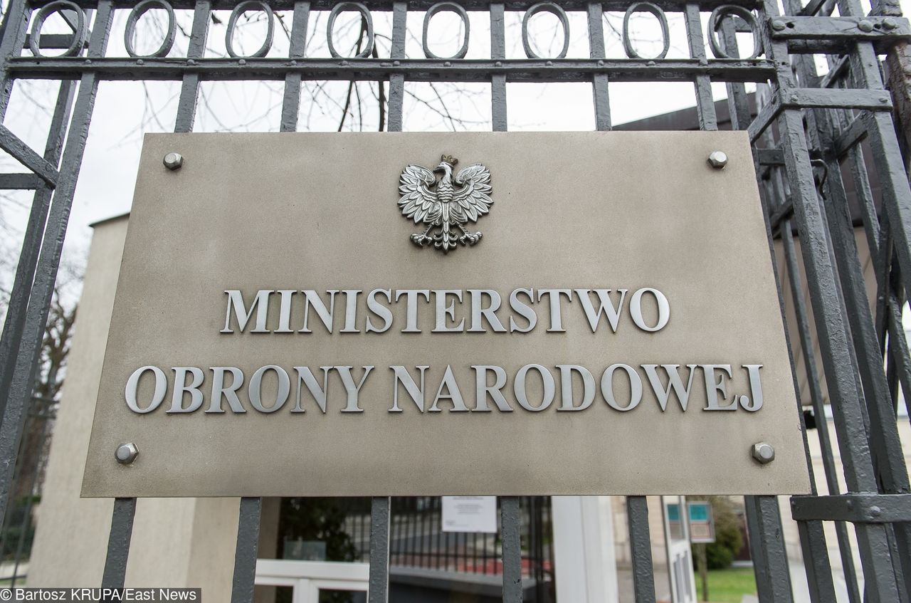 Podział w MON. Wiemy, który minister został na ulicy Klonowej