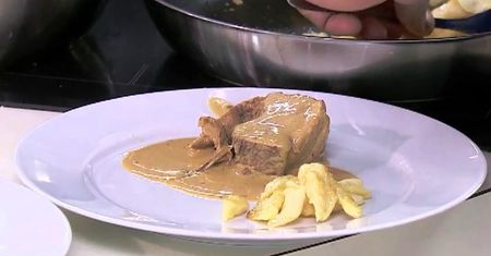 Przepis na pieczeń cielęcą z kluskami kładzionymi Mateusza Gesslera