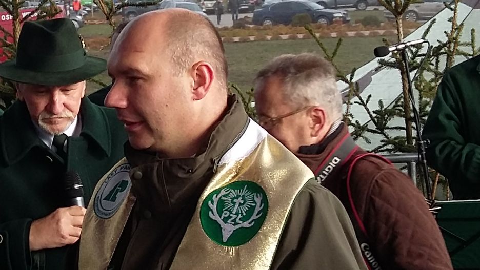 Ks. Tomasz Duszkiewicz podczas uroczystych obchodów święta myśliwych