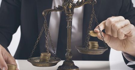 Adwokat znany z sądowego serialu ukarany dyscyplinarnie