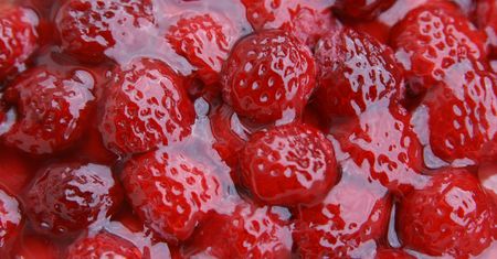Maliny w puszce w ciężkim syropie (owoce i płyn)