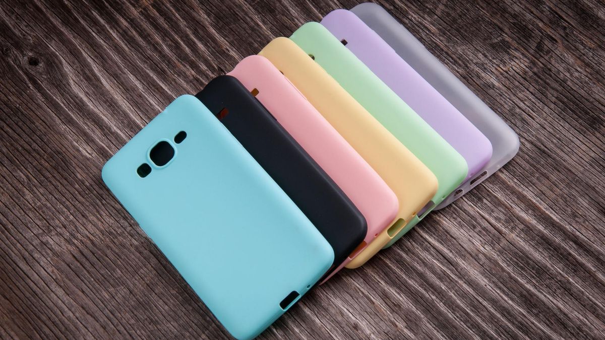 Związki toksyczne z etui na telefon mogą przyczynić się do raka skóry i płuc