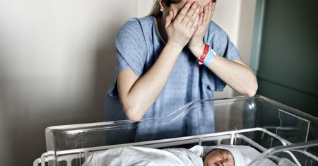 Miała cesarskie cięcie. Usłyszała, że była zbyt leniwa na poród siłami natury