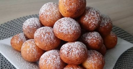 Hit 2022 roku. Przepis na pączki serowe