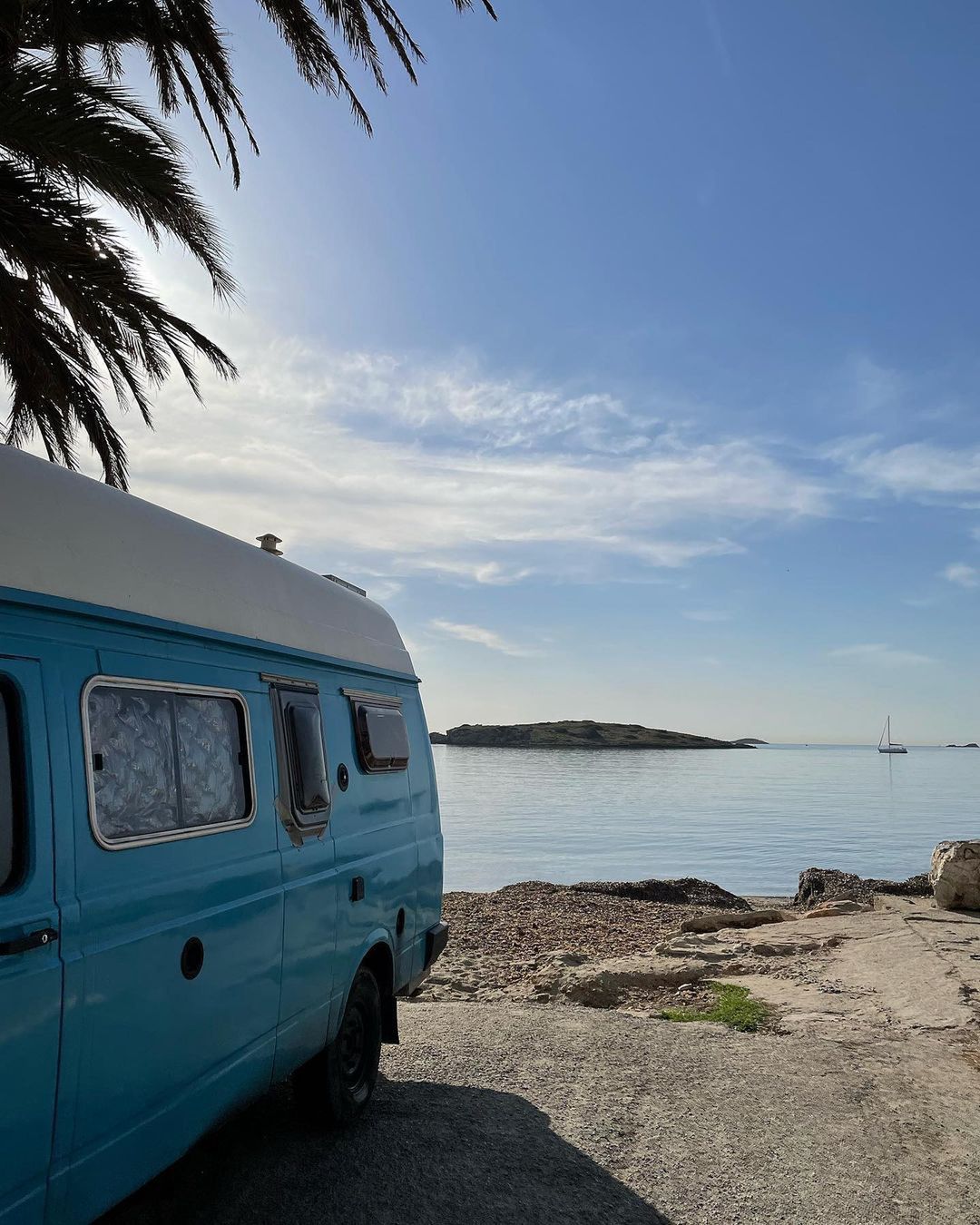 Marcin Hakiel z uśmiechem na ustach wypoczywa na wakacjach. Tylko pozazdrościć? 