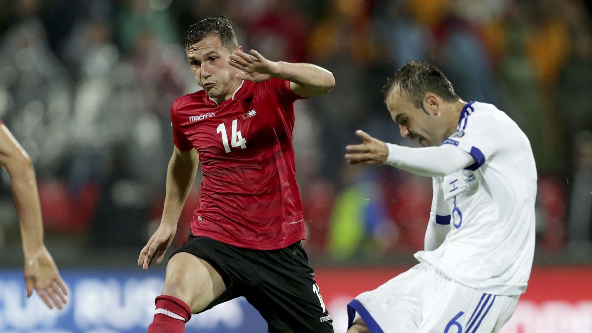 Zdjęcie okładkowe artykułu: AFP / Gent Shkullaku / Na zdjęciu: piłkarz reprezentacji Albanii 