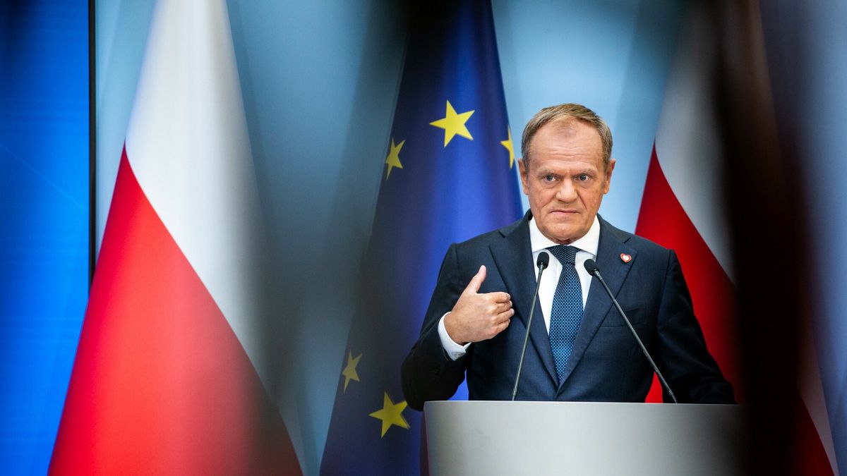 Konferencja prasowa premiera Donalda Tuska nt. CPK
Fot. Dawid Wolski/East News,  Warszawa, 26.06.2024. KPRM. Konferencja prasowa premiera Donalda Tuska (n/z), ministra infrastruktury Dariusza Klimczaka, wiceministra infrastruktury Piotra Malepszaka oraz sekretarza stanu w ministerstwie funduszy i polityki regionalnej Macieja Laska, nt. przyszlosci Centralnego Portu Komunikacyjnego.
Dawid Wolski