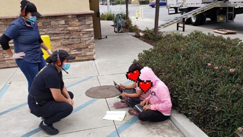 To zdjęcie obiegło internet. Tak wyglądają realia nauczania podczas pandemii koronawirusa 1