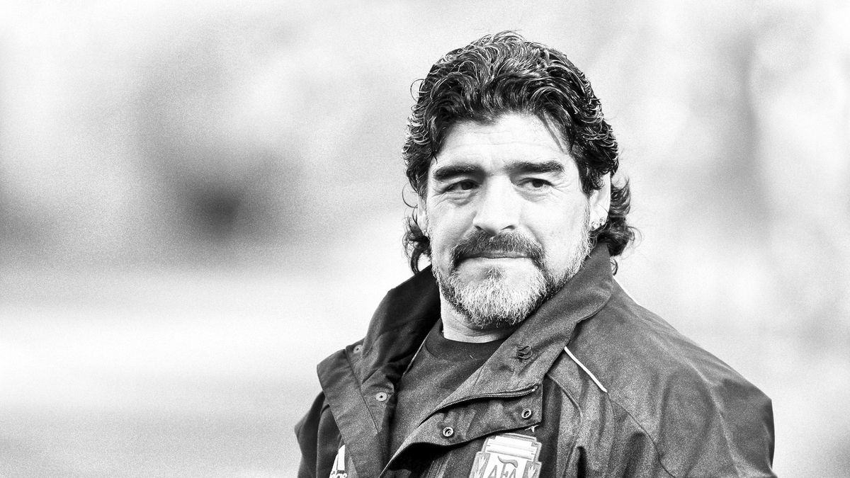 PAP/EPA / OLIVER WEIKEN / Na zdjęciu: Diego Maradona