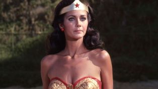 Wonder Woman zachwyca urodą. 75-latka unika operacji