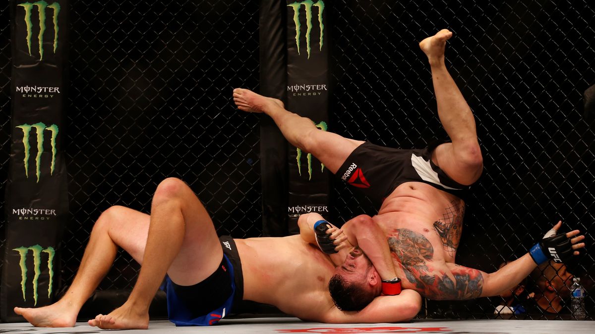 Reuters / Na zdjęciu: Omielańczuk [P] w starciu z Struve'em [L]