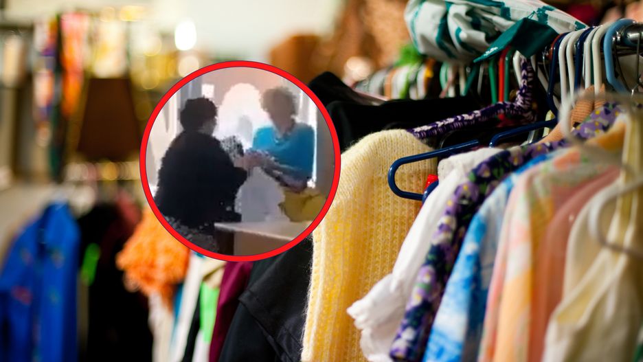 Kobiety walczą o sukienkę w second handzie 