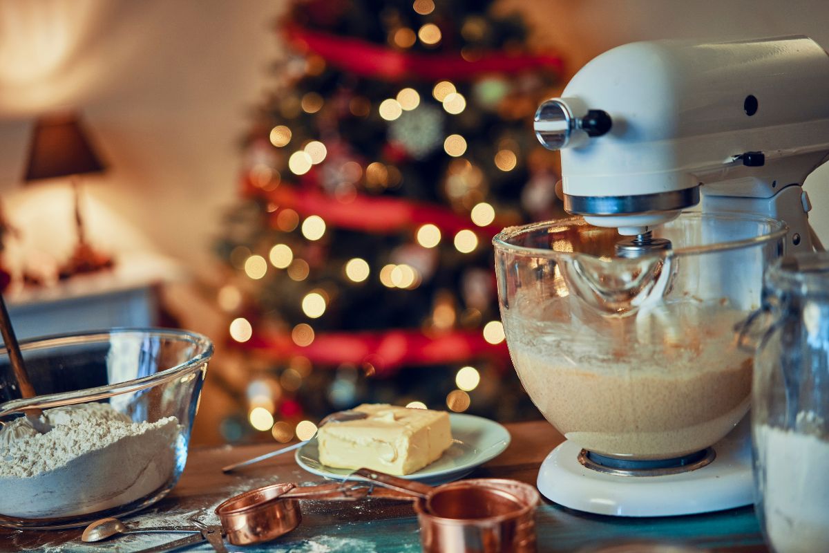 The ingredients for the holiday cake are the basis for a successful bake.