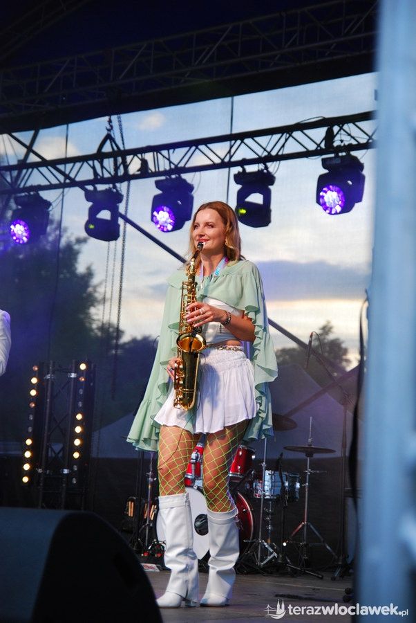 IX Powiatowo-Gminny Festiwal Zespołów Weselnych w Boniewie