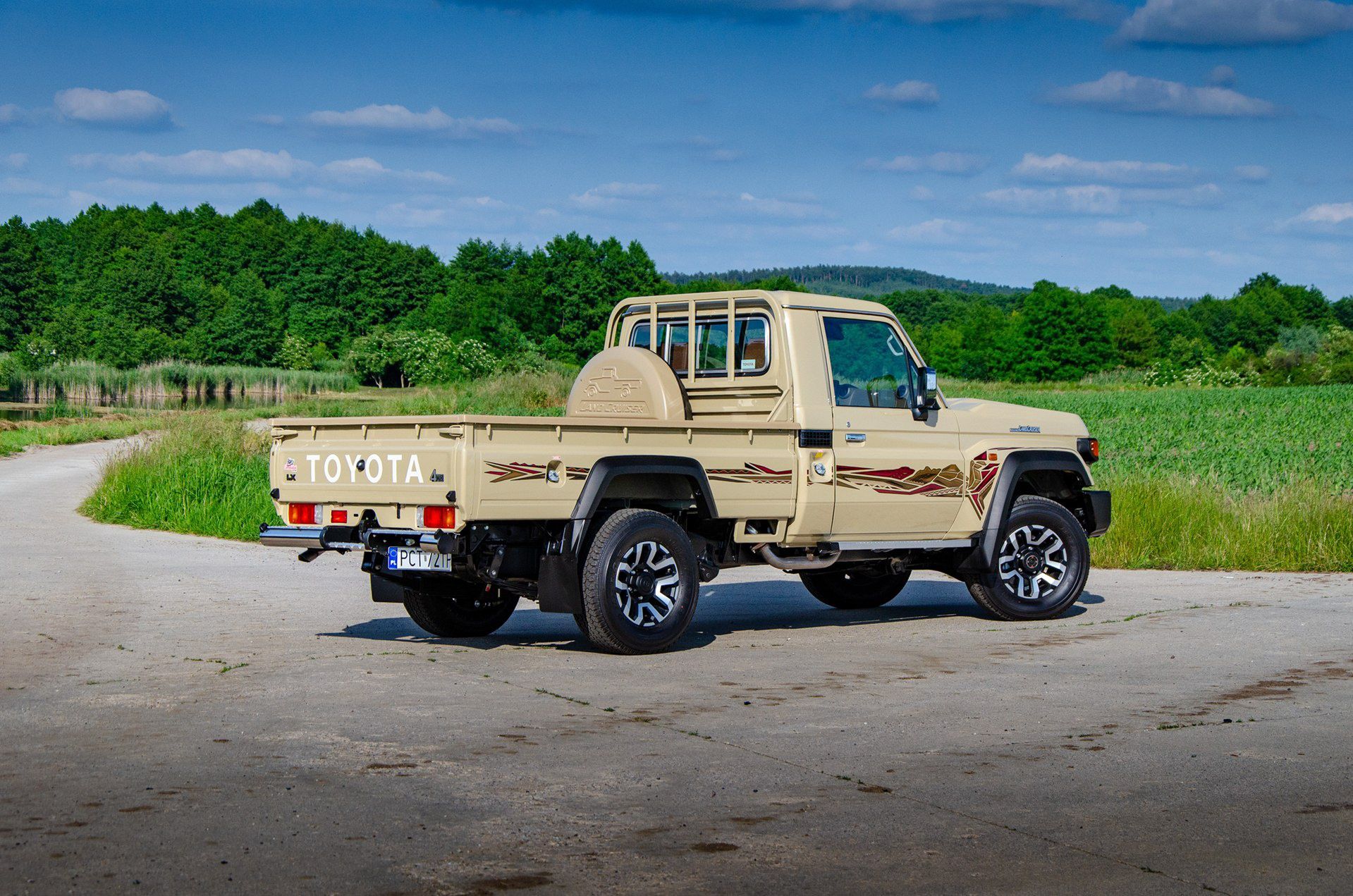 Toyota Land Cruiser 70