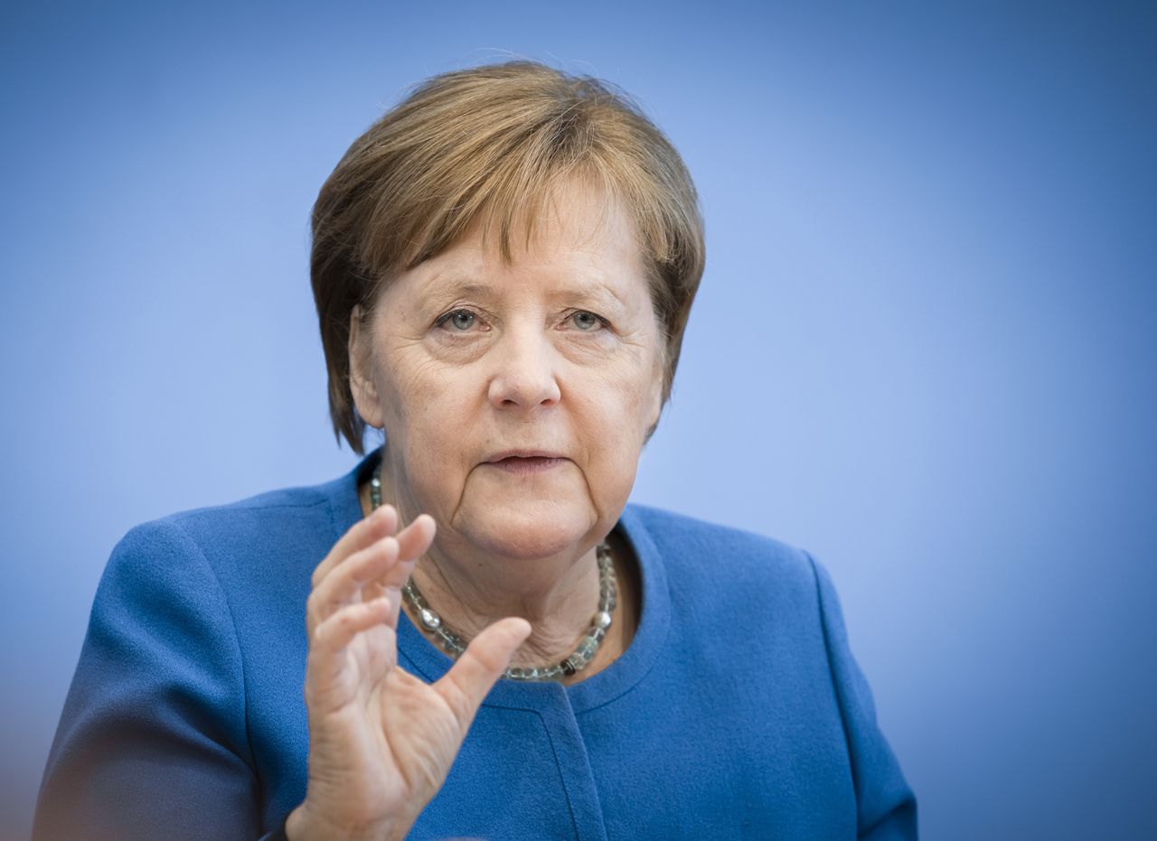 Angela Merkel wzywa do kompromisu między KE i Polską