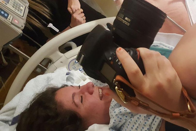 Kobieta wykonała zdjęcia podczas porodu