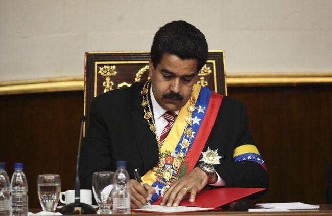 Wenezuela: Maduro zaprzysiężony jako tymczasowy prezydent
