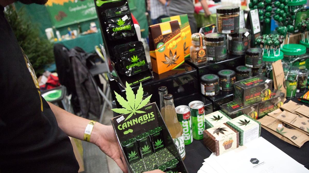 Nawet 9 mld zł przyniosłoby do budżetu zalegalizowanie marihuany.