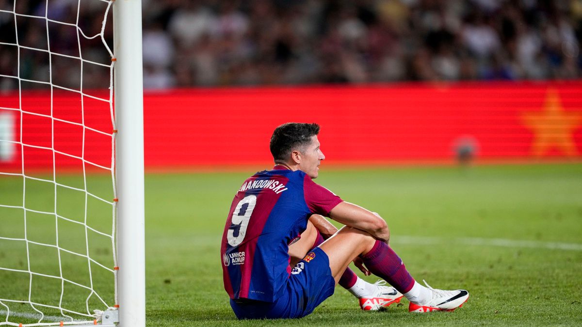 PAP/EPA / Alejandro Garcia / Na zdjęciu: Robert Lewandowski