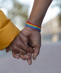 "Leczenie bez dyskryminacji". Porady dla osób LGBT na rządowym portalu
