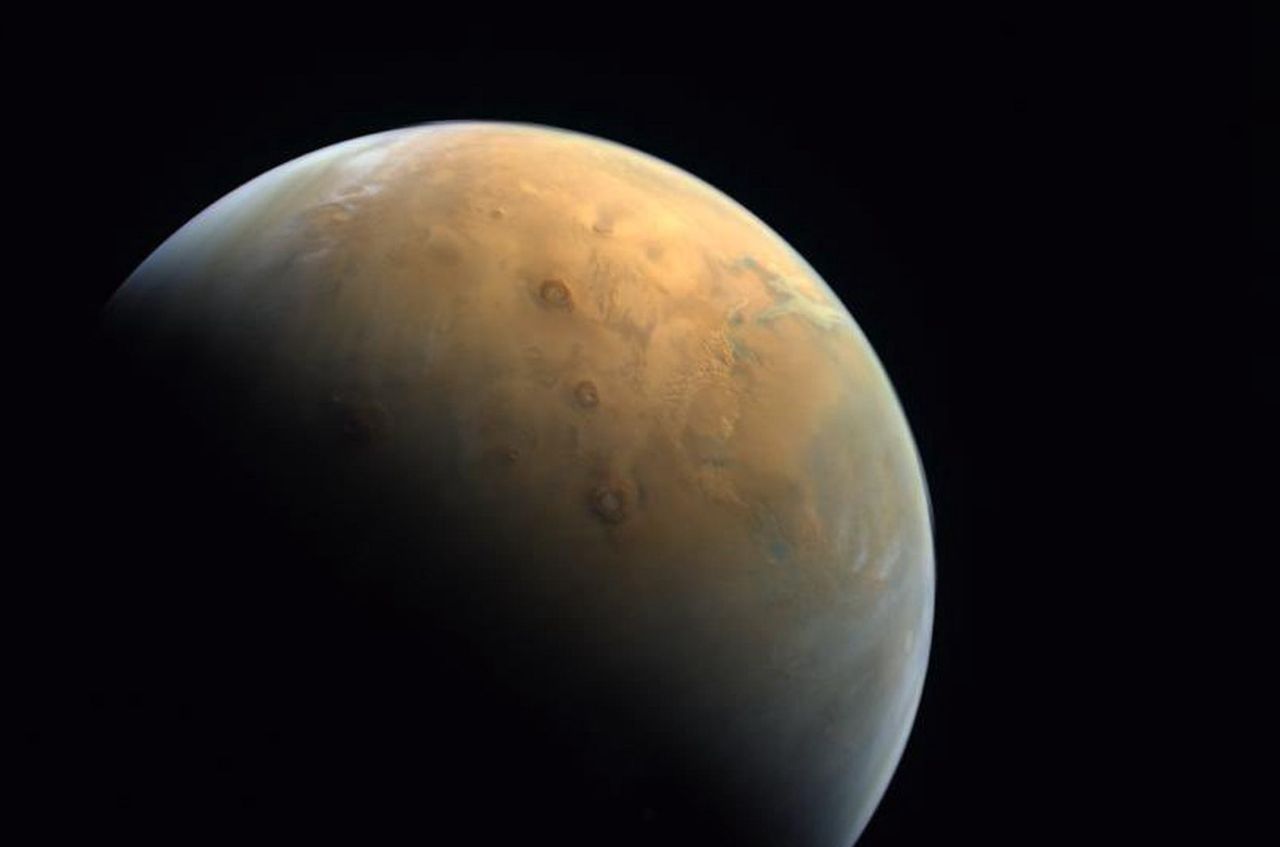 Sonda Hope przesłała pierwsze zdjęcie Marsa. "Przełomowy moment w historii"