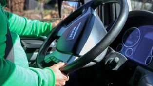 Pijany kierowca przywiózł dzieci do szkoły a kolejne miał zabrać na wycieczkę. Wpadł podczas rutynowej kontroli autokaru