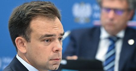 Minister finansów obiecał miliardy złotych. Użył słowa, którego nie lubi