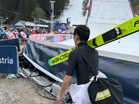 Pożyczył narty i pobił swój rekord lotu