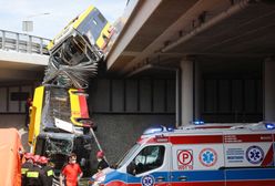 Warszawa. Wypadek autobusu na S8. Legenda warszawskiej drogówki: nie powinien skręcać