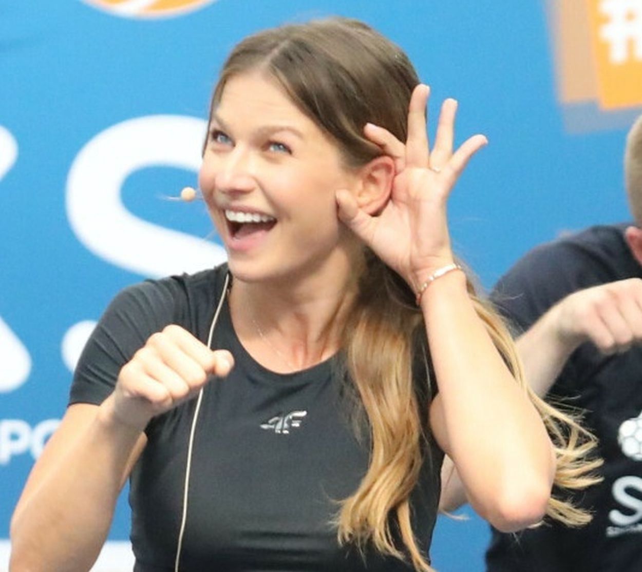 Anna Lewandowska ćwiczy z dziećmi