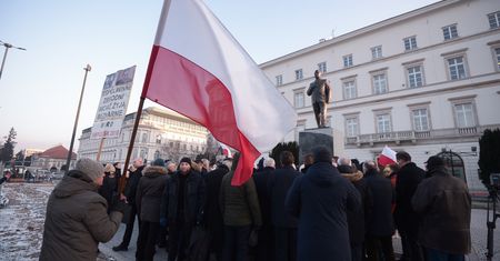 Pierwsza miesięcznica katastrofy smoleńskiej po zmianie rządu