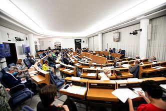 Senat odrzuca ustawę o podwyżkach dla polityków