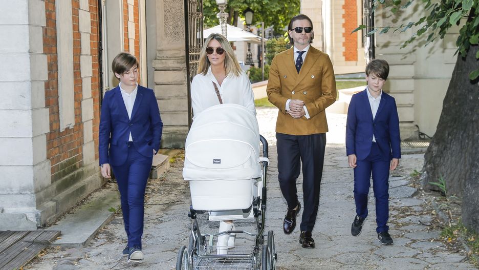 Staś z mamą, ojczymem i braćmi