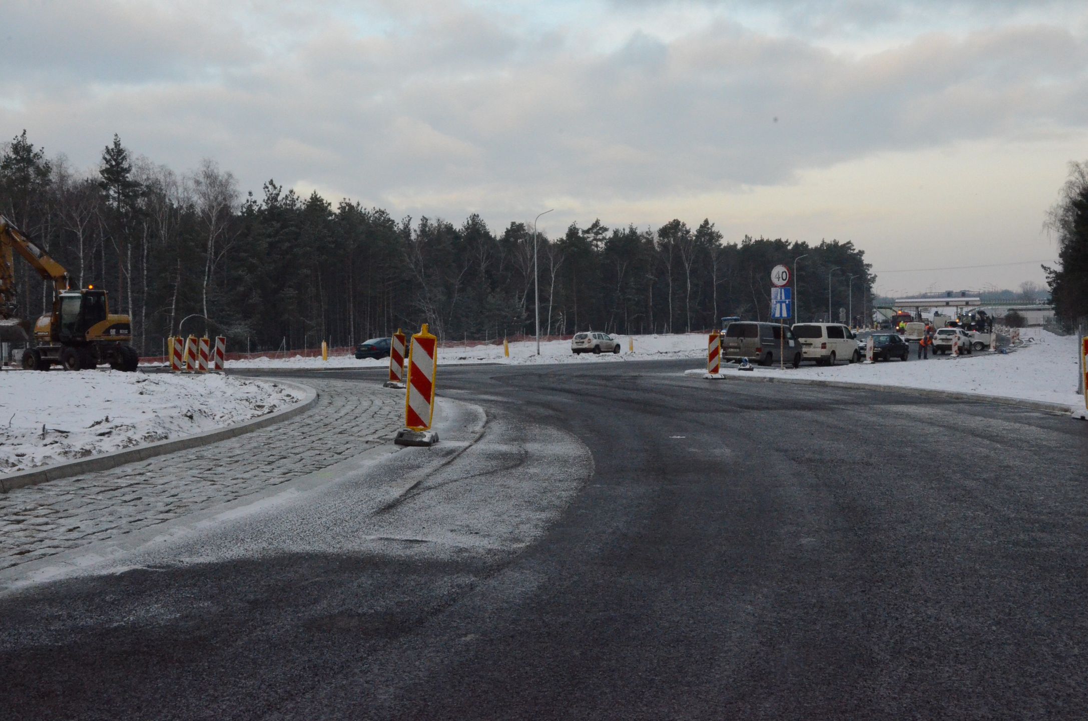 Rondo przy A2 i S14 dzień przed ponownym otwarciem węzła Emilia