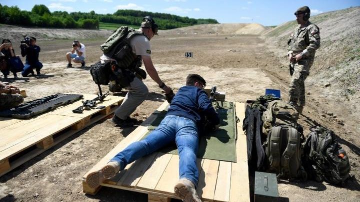 Michał Dworczyk otworzył w maju jedyną jak dotąd strzelnicę sfinansowaną z programu MON