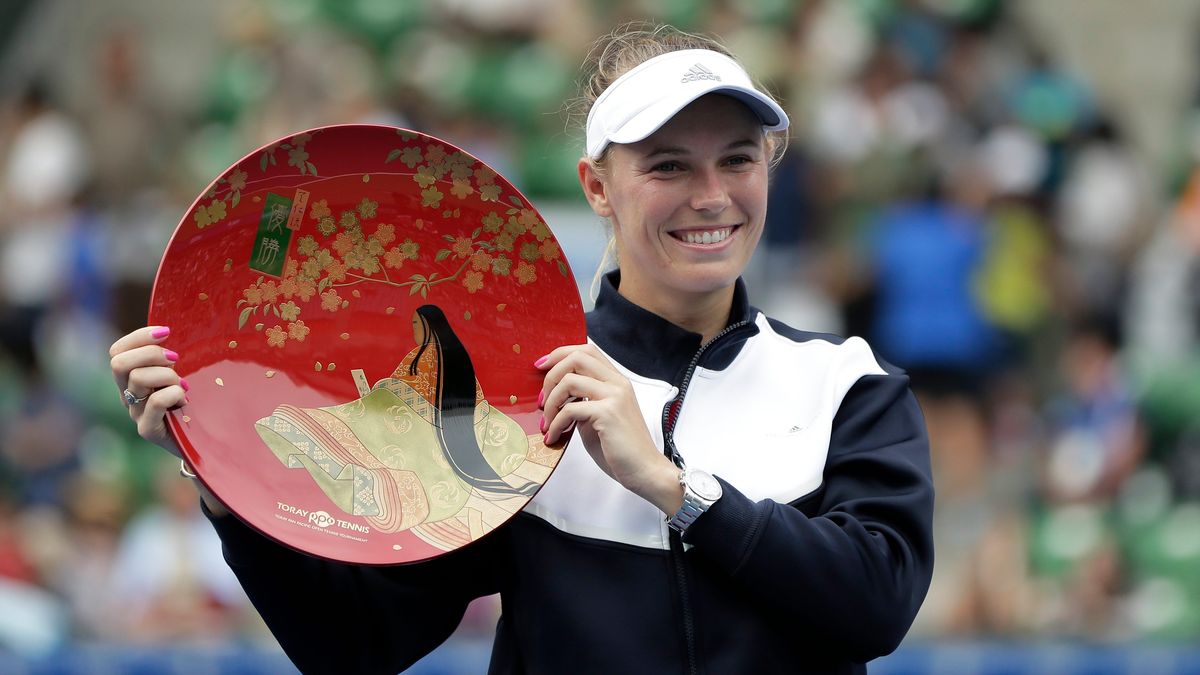 Zdjęcie okładkowe artykułu: PAP/EPA / KIYOSHI OTA / Na zdjęciu: Karolina Woźniacka, mistrzyni Toray Pan Pacific Open 2017