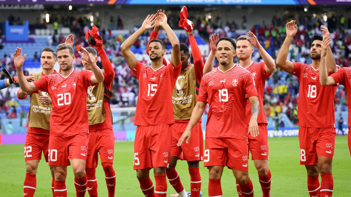 PAP/EPA / LAURENT GILLIERON / Na zdjęciu: piłkarze reprezentacji Szwajcarii