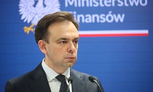Ceny ropy w dół. Kiedy taniej zatankujemy? Minister finansów odpowiada
