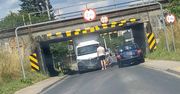 Tychy: kierowca zablokował przejazd, bo utknął pod "wiaduktem głupców"