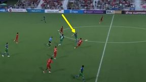 #dziejesiewsporcie: bramkarz dostał "za kołnierz"! Kapitalny gol z ponad 50 metrów