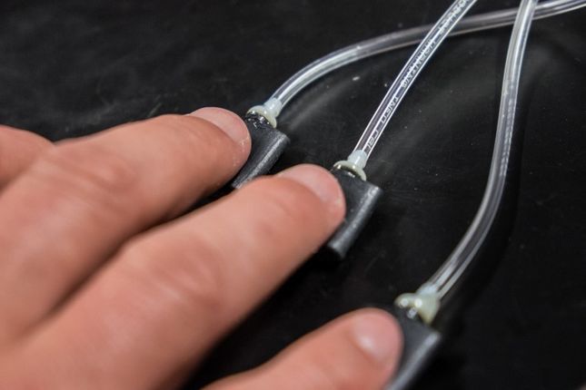 Haptyczna rękawica Hands Omni: VR realna jak nigdy wcześniej! Poczujesz w dłoni wirtualne obiekty 2