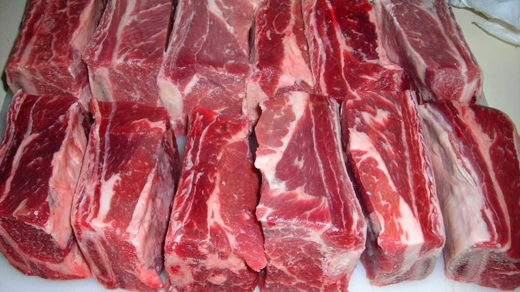 Surowe żeberka wołowe bez kości (samo mięso, II klasa mięsa)