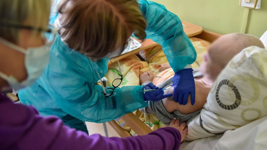 Koronawirus. Prawie 7 tys. zakażeń w Polsce. We Wrocławiu przybyło chorych, 5 osób zmarło