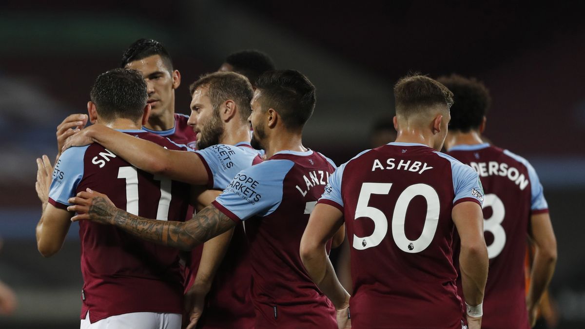 PAP/EPA / Alistair Grant / POOL / Na zdjęciu: piłkarze West Ham United
