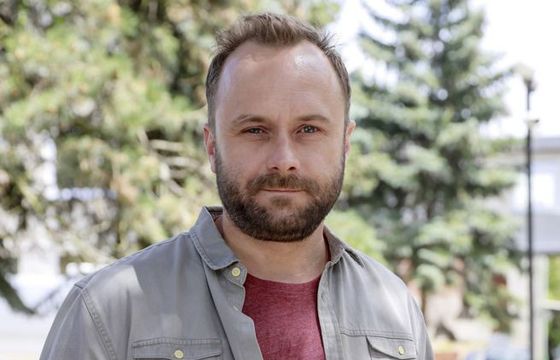 „Osaczony” pierwszym serialem premium Polsatu, Leszek Lichota w głównej roli. Terentiew: chcemy pokazać widzom coś innego