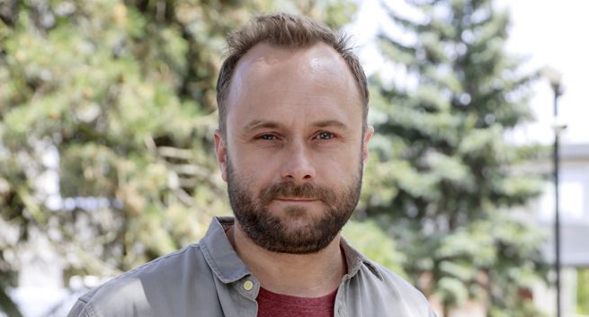 „Osaczony” pierwszym serialem premium Polsatu, Leszek Lichota w głównej roli. Terentiew: chcemy pokazać widzom coś innego