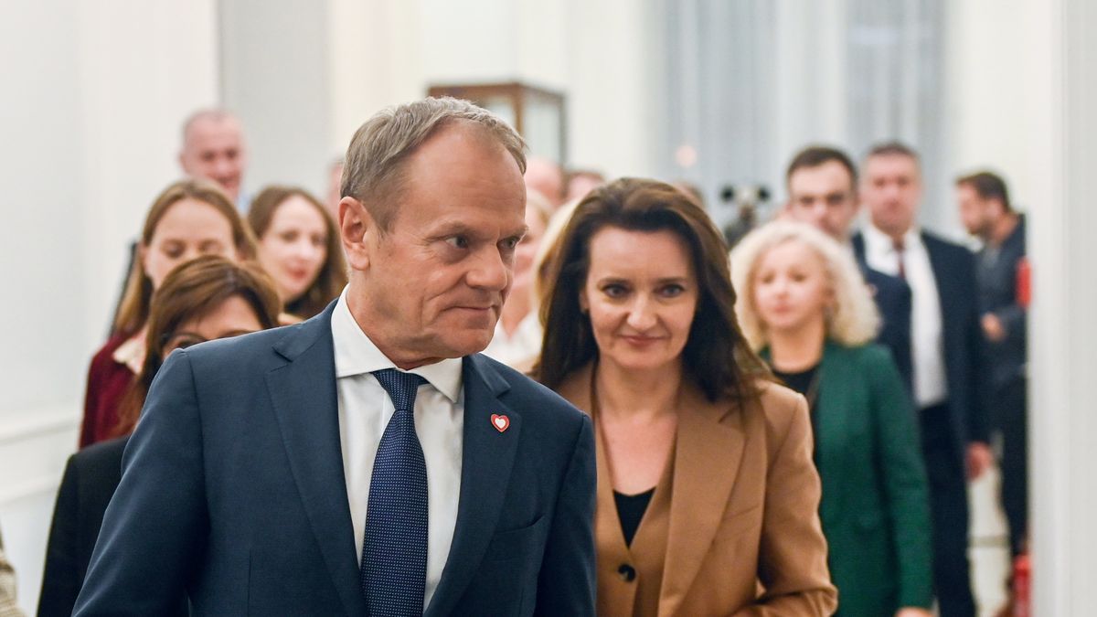 Premier Donald Tusk poleciał do Brukseli, gdzie rozmawia o uwolnieniu funduszy należnych Polakom z KPO oraz z Polityki Spójności